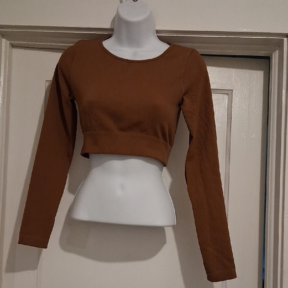 Tops - Women’s Ribbed Long Sleeve Crop Top - Brown